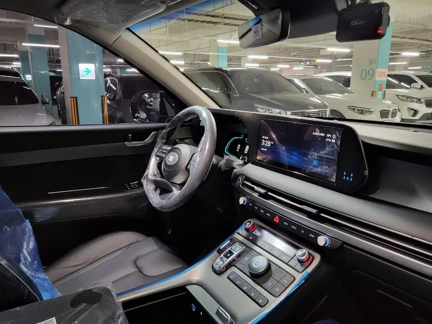 실내가 블랙인테리어가 깔끔하긴 해요