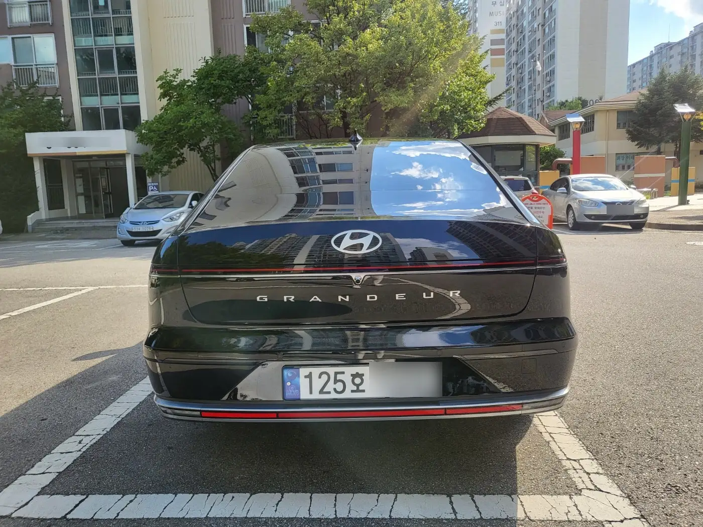 블랙차량의 멋은 번쩍번쩍이죠