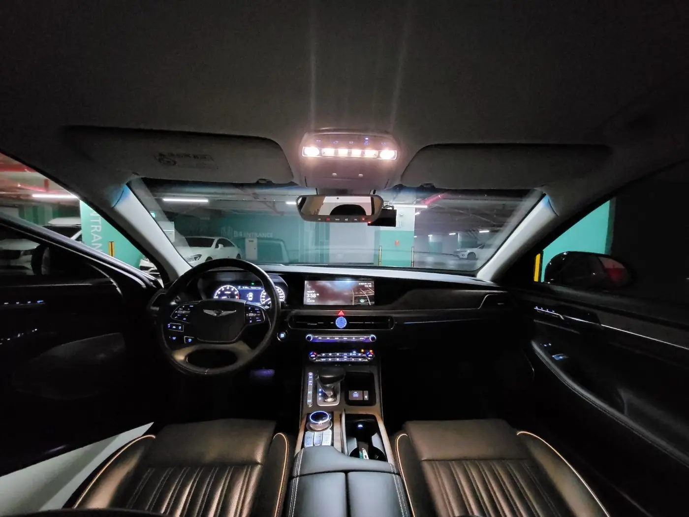 G90은 실내가 엄청 넓어요