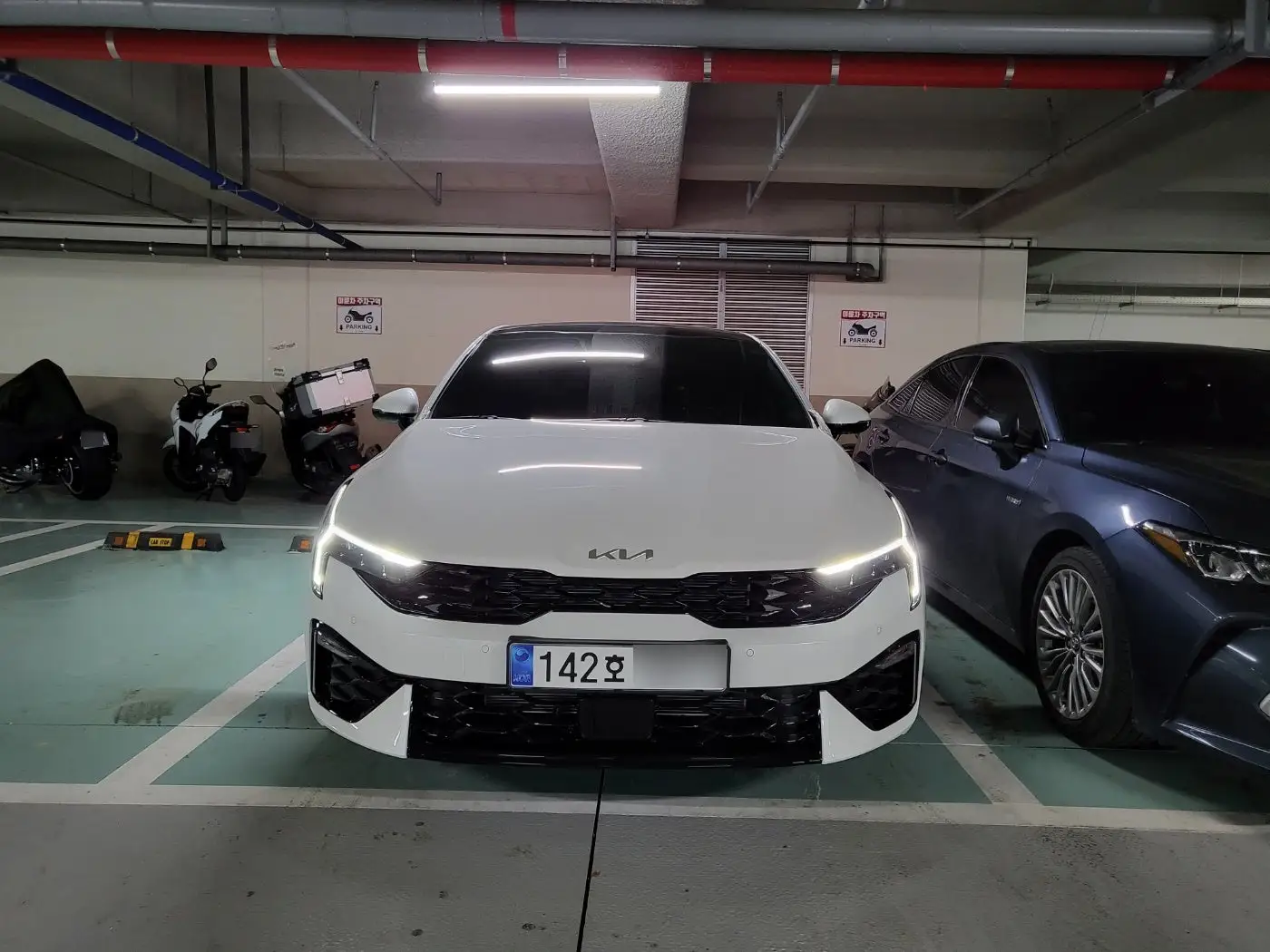 화이트바디가 가장 잘 어울리는 K5정면