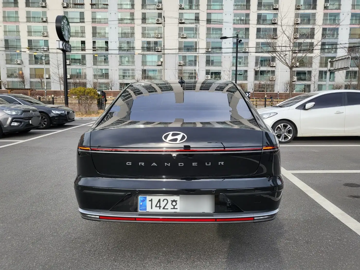 블랙 그랜저 후면부