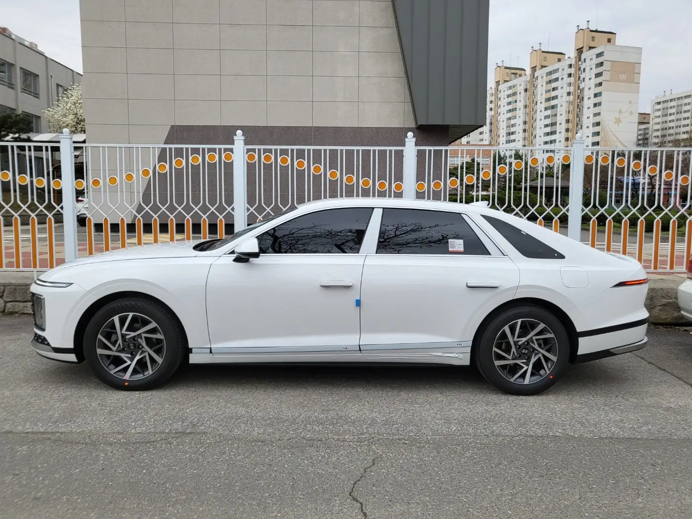 그랜저 신차 측면 이미지