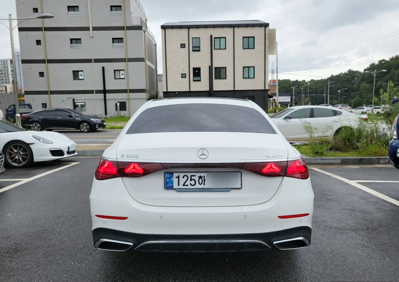 신형 E300 후면