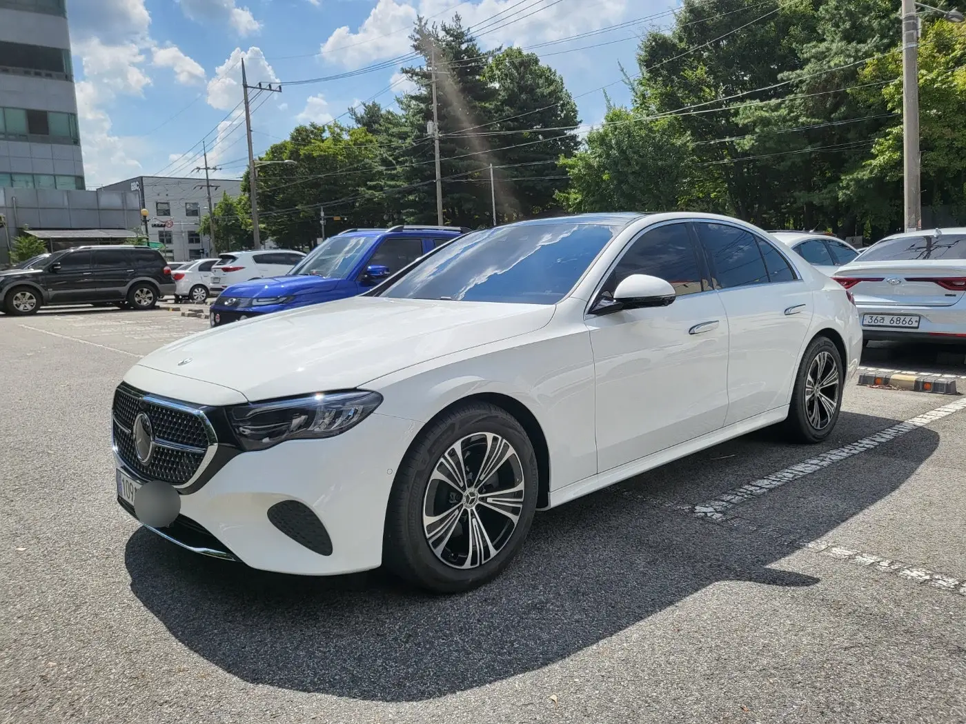 벤츠의 인기세그먼트인 E200 신차장기렌트